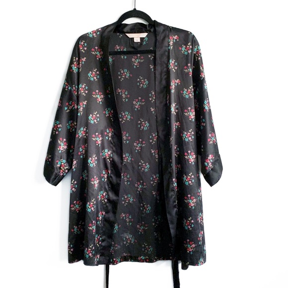 Victoria’s Secret Satin Kimono Floral Robe - Picture 2 of 8